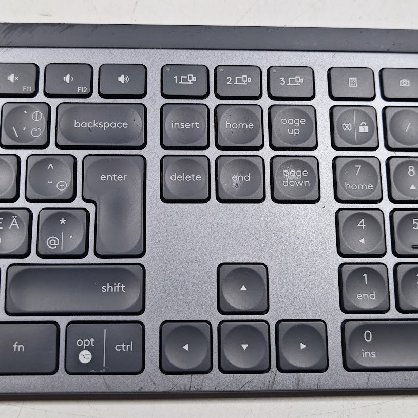 Logitech Bluetooth Keyboard YR0073 - Working, Bluetooth only, Used
