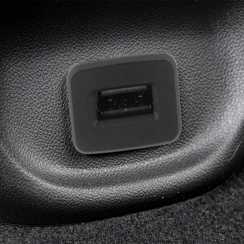 Quick and Easy Installation USB Female Base 2P Socket for All Vehicles