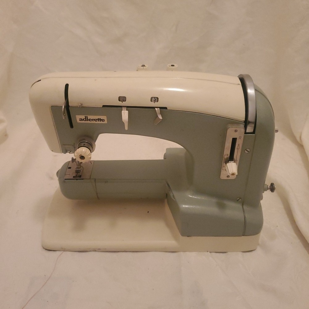Vintage Adler Sewing Machine Adlerette 420 - with Case
