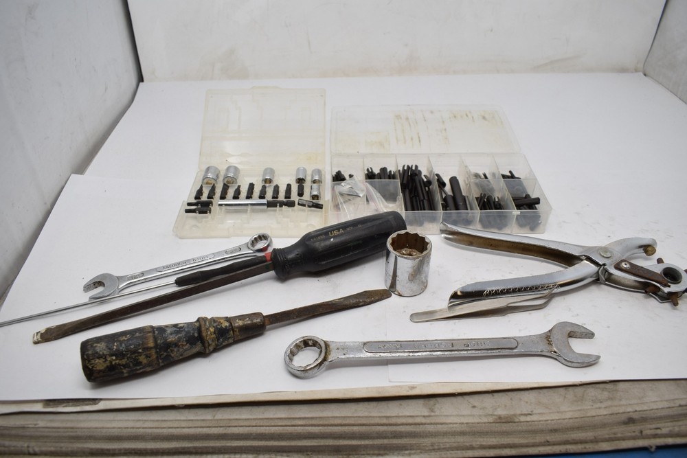 Mixed Tool Lot, Bits, Screwdrivers, Dowel Pins, Socket, Etc.