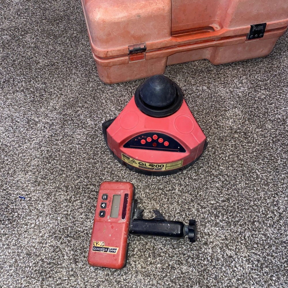 QUADRIGA QL-200 SELF LEVELING ROTARY LASER Good condition