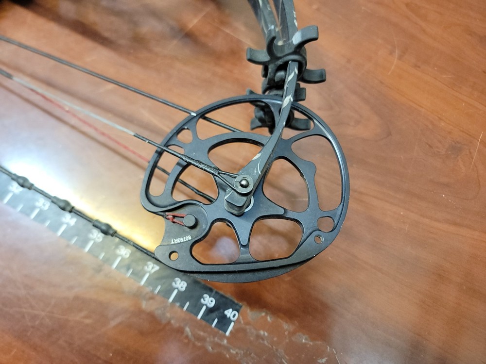 PSE Bow Madness 32 Hunting Bow 60lb 26" Draw