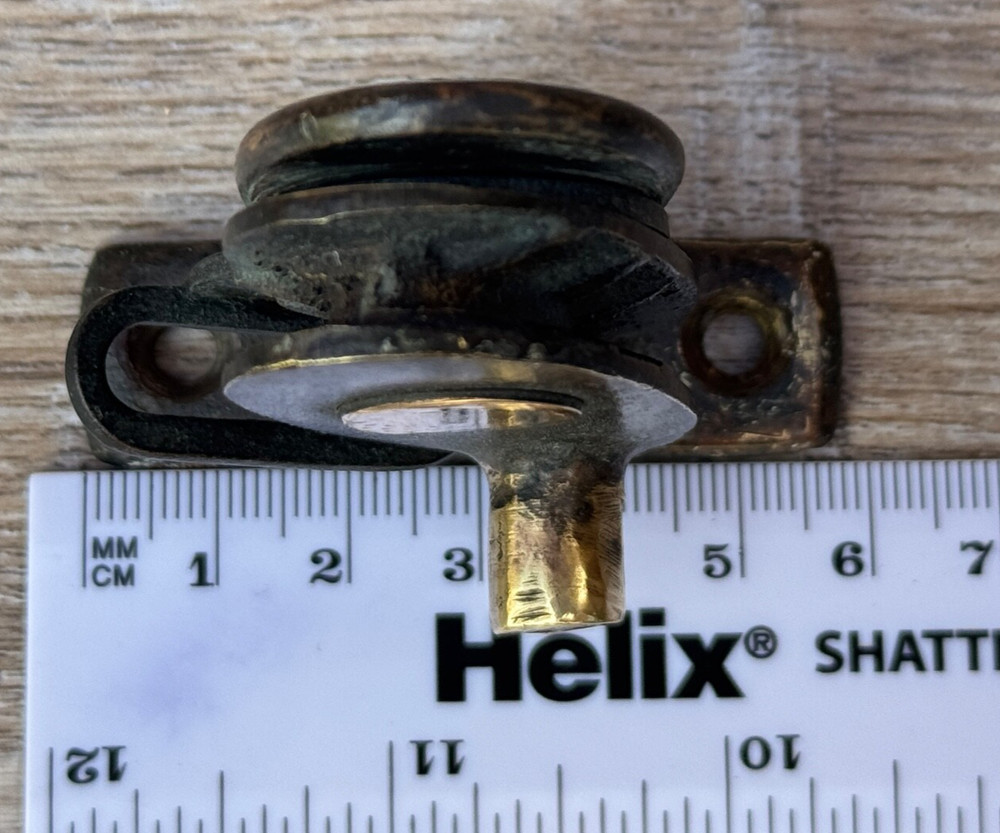 VINTAGE BRASS PULLEY SASH WINDOW PULLEY