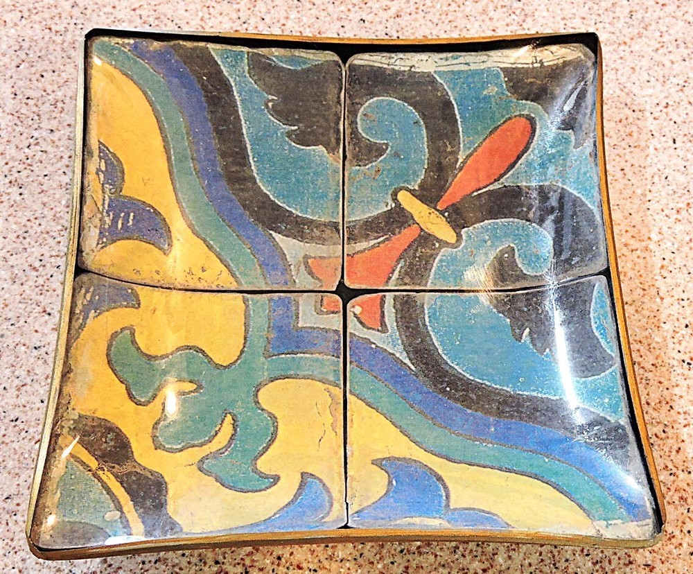 Studio Vertu Handcrafted Marble Dish With 4 Panel Fleur de Lis Style Design