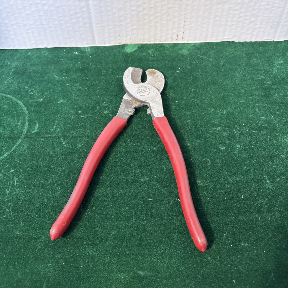 Klein Tools 63050 9-1/2" High Leverage Cable Cutters Pliers