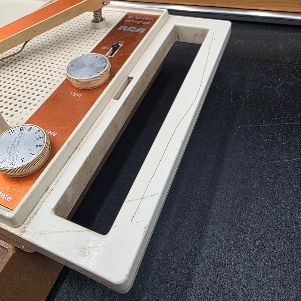 Vintage RCA VMP 16N Portable Record Player Powers On (Needs Needle)