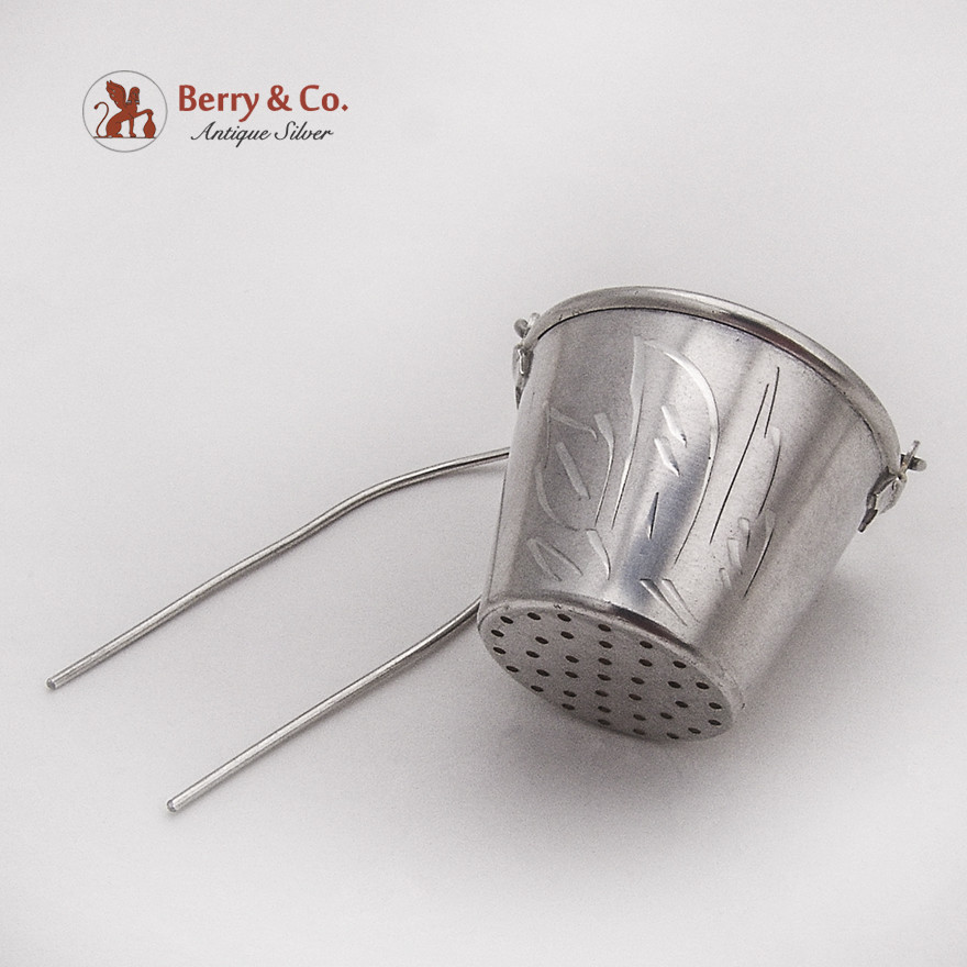 Russian Soviet Tea Strainer Basket Engraved Gilt Interior 875 Standard Silver