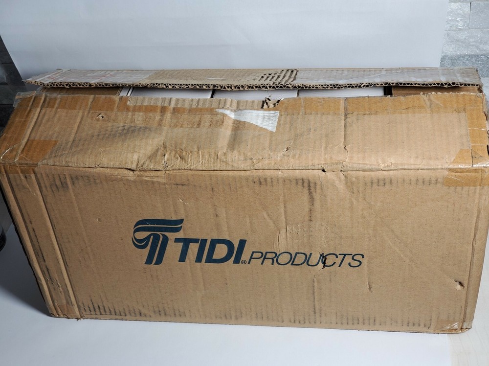 TIDISHIELD 8575 POLYETHYLENE GOWNS UNIVERSAL SIZE BOX OF75/UNITS
