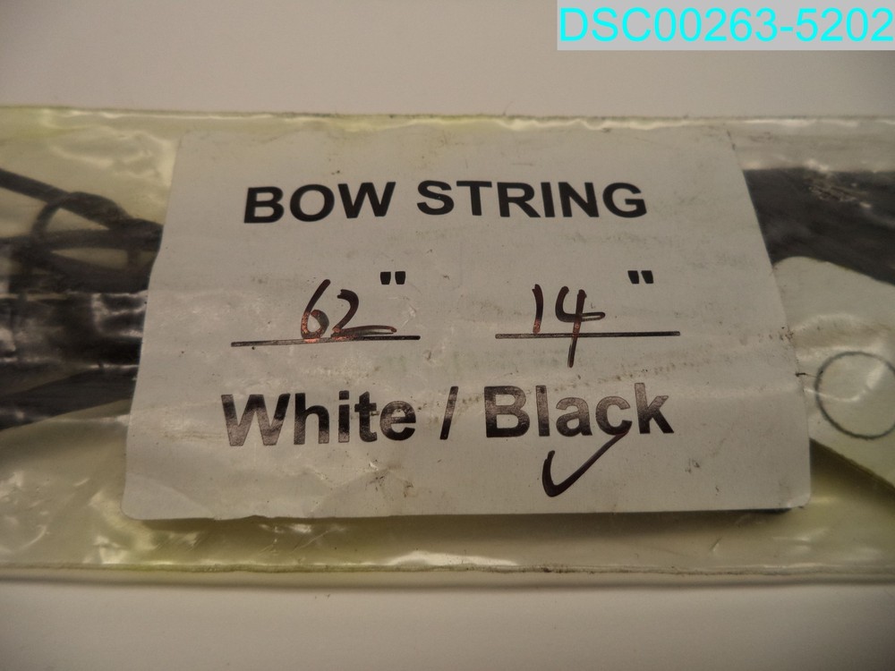 Bow String 62" x 14" Black