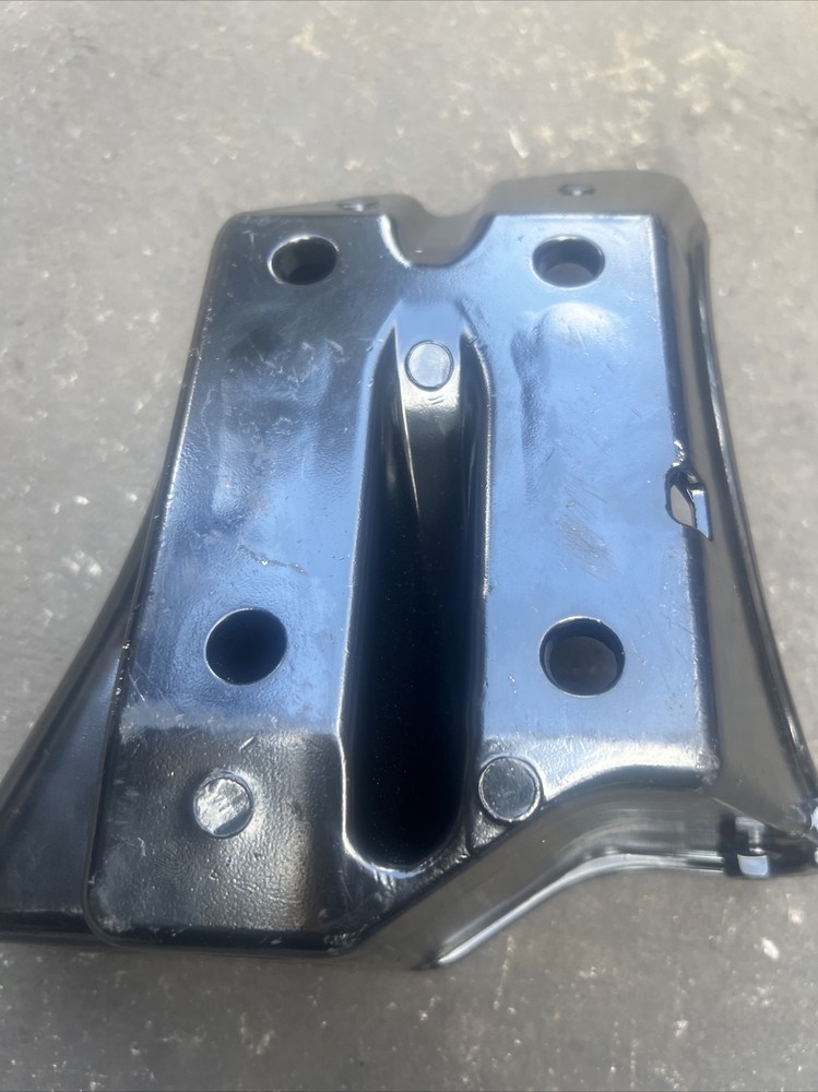 Bumper Support LH Freightliner 564.46697