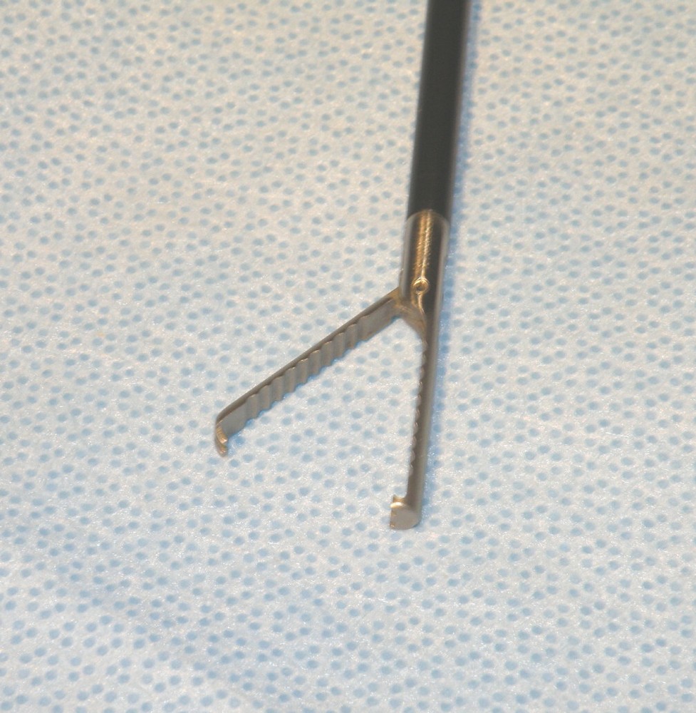 5mm Laparoscopy forceps Long aggressive teeth grasping, V Mueller LZGR03 NEW