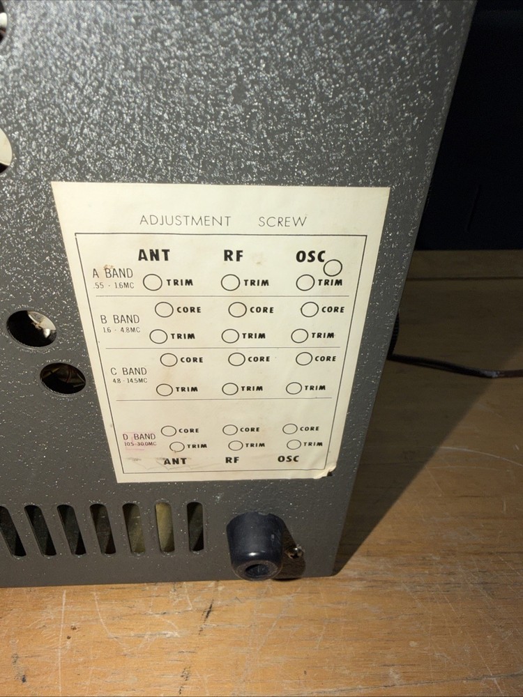 Lafayette Model KT-320 S.W. / Communications Receiver. Powers On -Untested