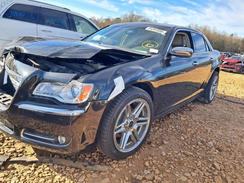 300 2014 Glove Box 4895998