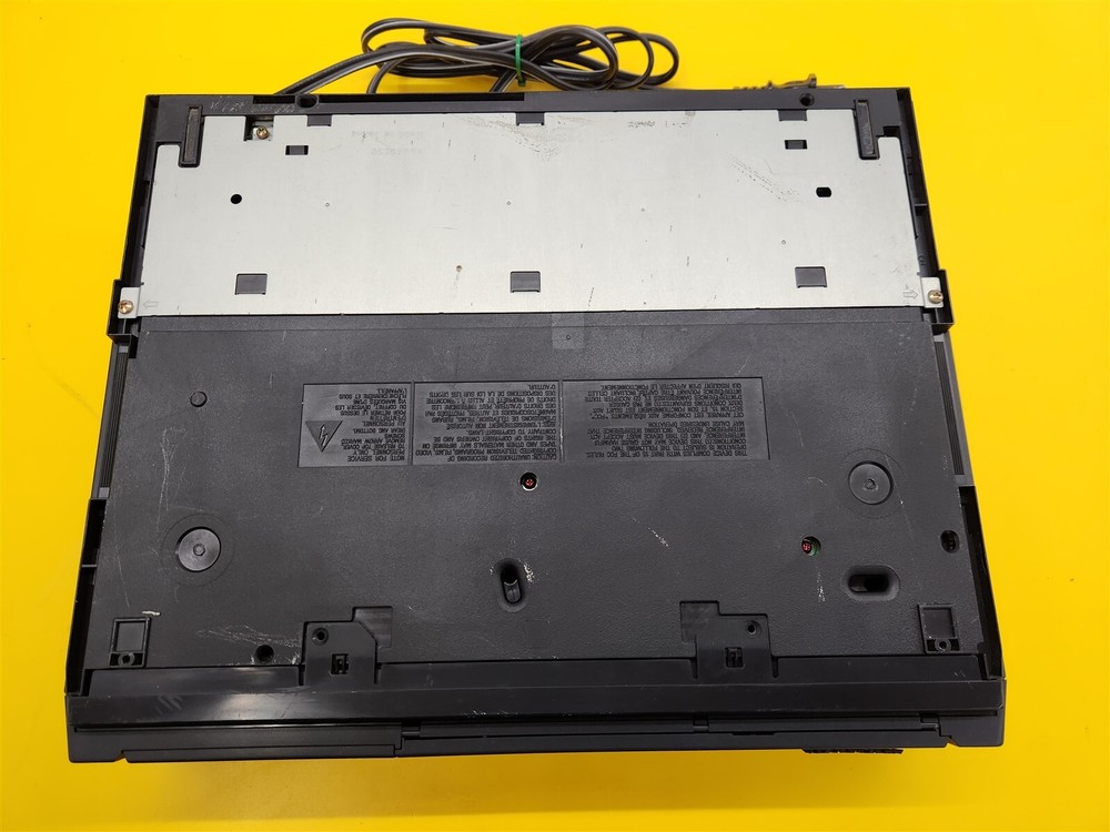 ⭐️⭐️⭐️⭐️⭐️ **READ DESCRIPTION** Magnavox VR9010AT01 VHS Player NO Remote