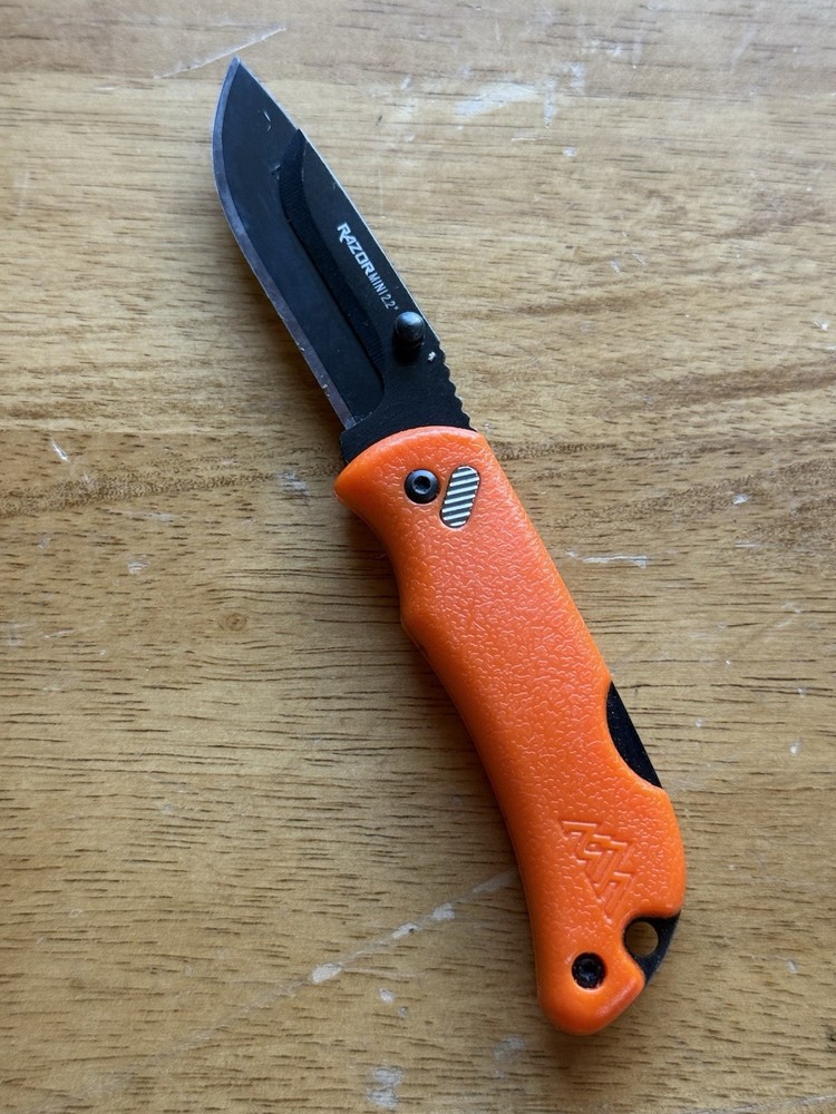 Outdoor Edge 2.2" Razor Mini Orange Replaceable Blade Knife Used