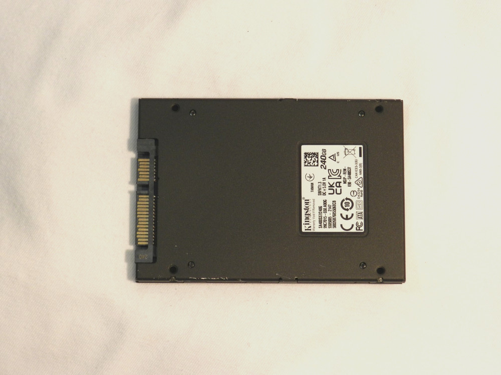KIngston A400 240GB 2.5" SATA III Internal SSD Data Wiped, formated