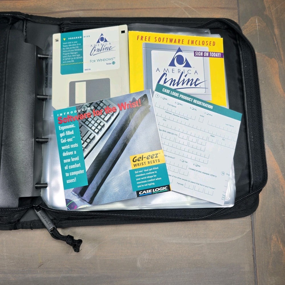 Case Logic 3.5 Floppy Disc Binder Holds 40 Disc.