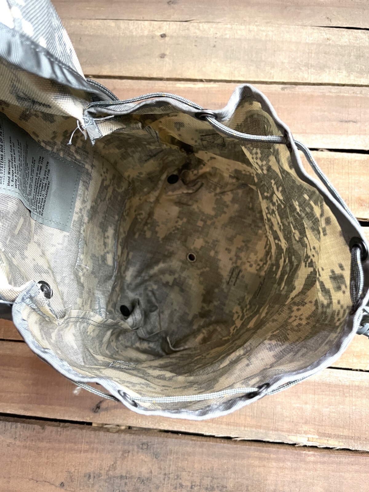 NEW IN BAG - Sustainment Pouch US Army Molle II ACU UCP USGI