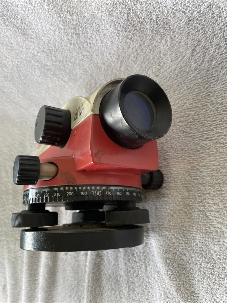 Leica basic level red/ white (D2)