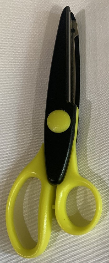Fiskars Paper Edgers Cutting Tools Decorative Edge Scissors Scrapbooking Craft
