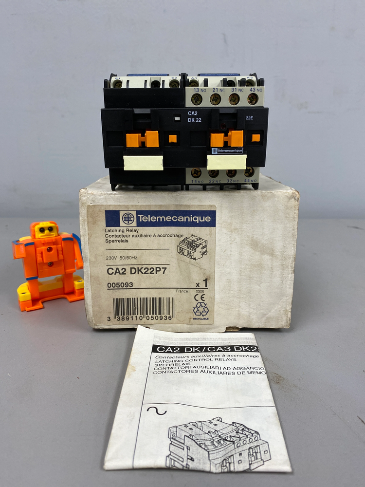 Telemecanique CA2-DK22P7 Latching Control Relay (New)