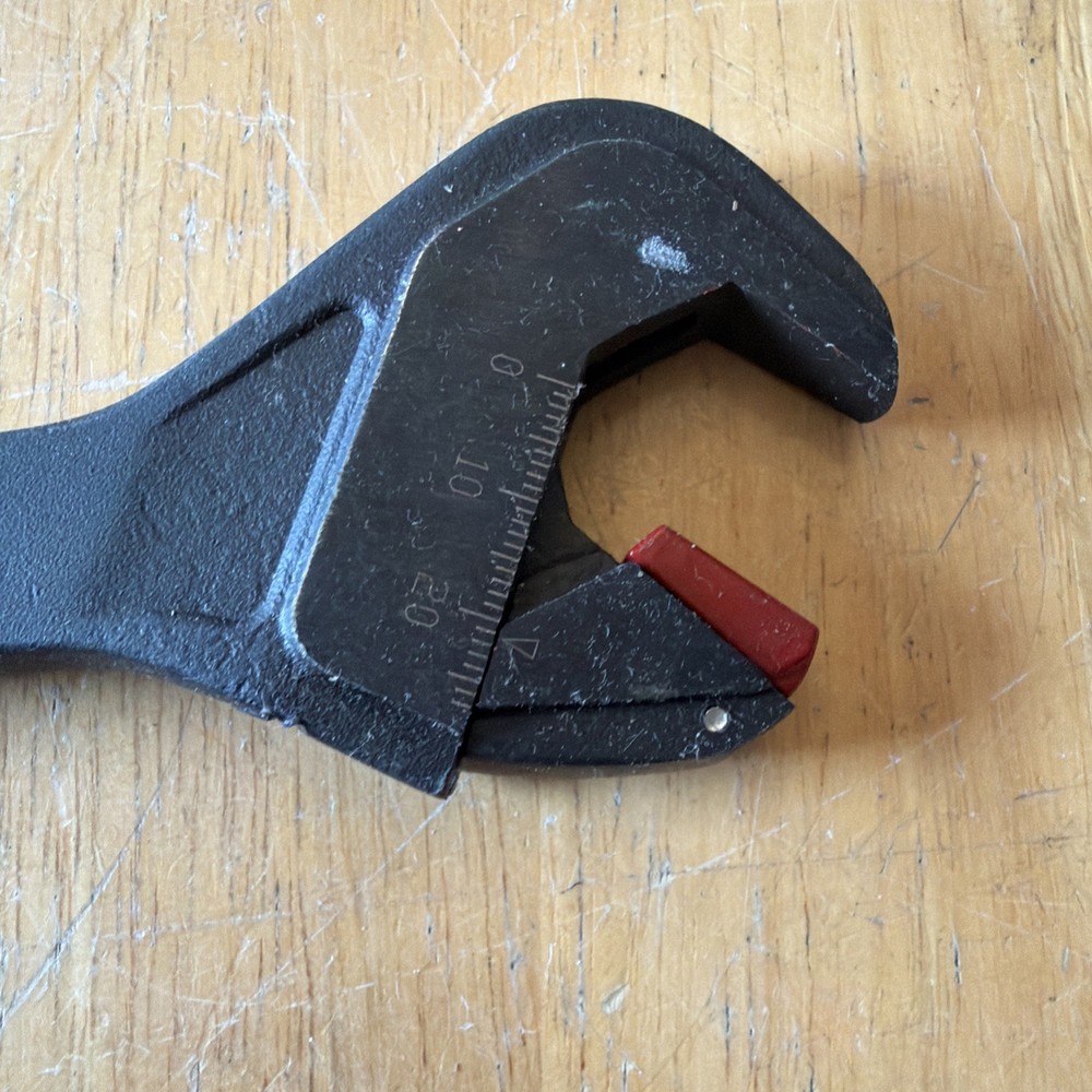 Craftsman 927319 Adjustable Wrench Works Smoothly Excellent Shape.