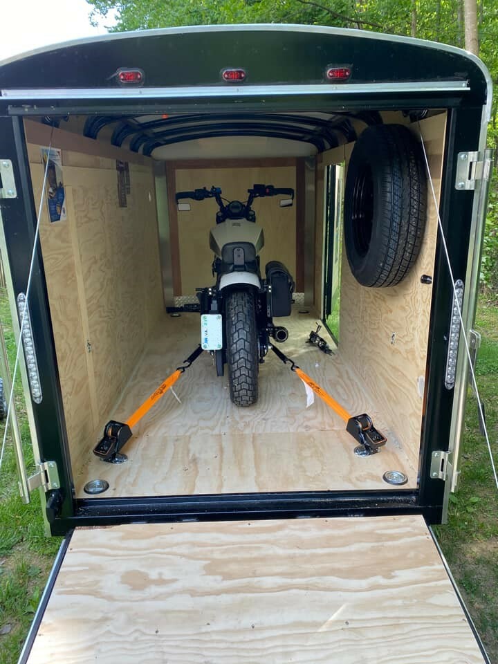 Scout Bobber Vertical License Plate Mount