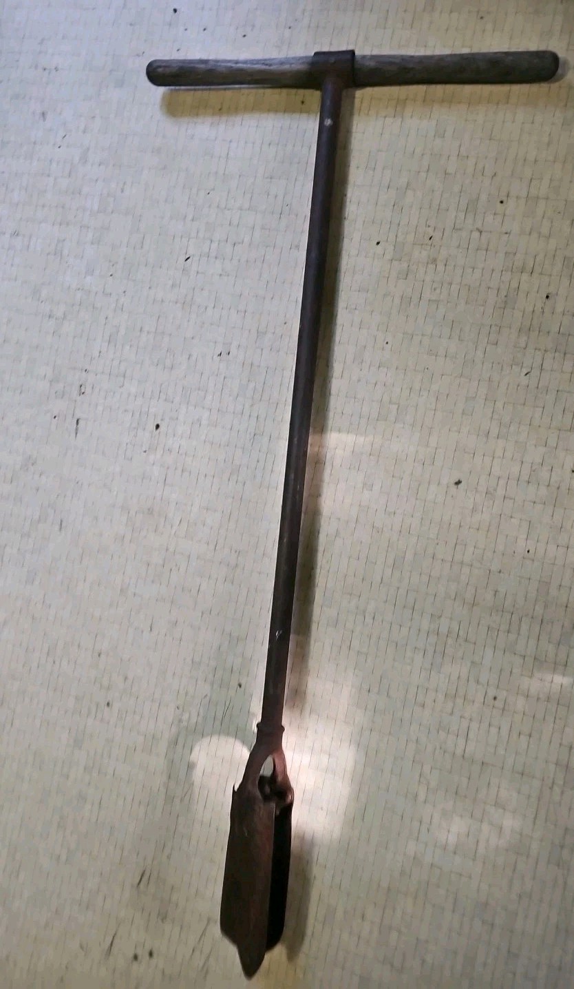 Vtg. Post Hole Manual Auger Twist Digger Utility ,garden,fence