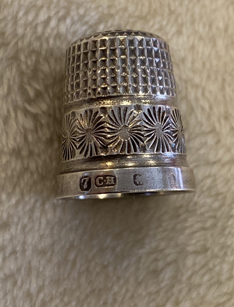 Early 1900’s Chester Hallmark Charles Horner SOLID SILVER THIMBLE No:7