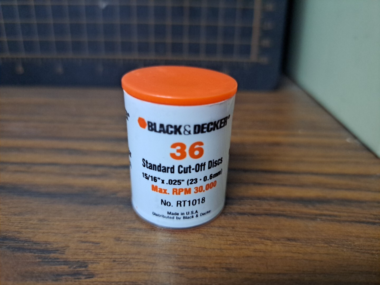 Black&Deck 15/16" x .025" x 1/16" Cut Off Wheel, use w/Dremel, 1 Tube of 36Discs