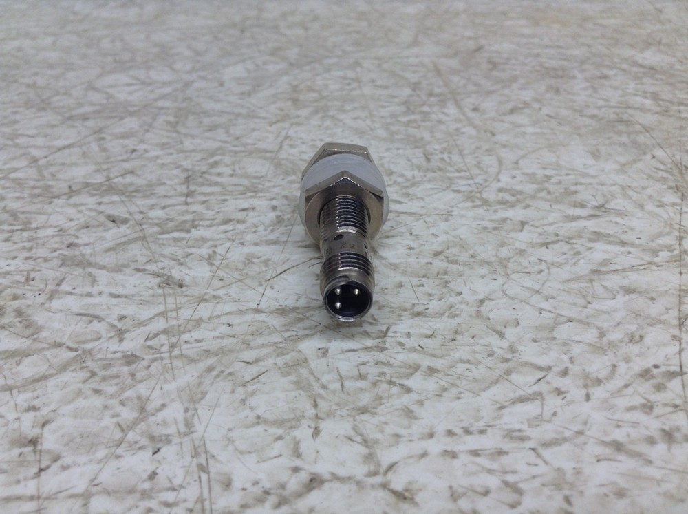 Omron E2A-S08KS02-M5-B1 12-24 VDC Proximity Switch Sensor E2AS08KS02M5B1