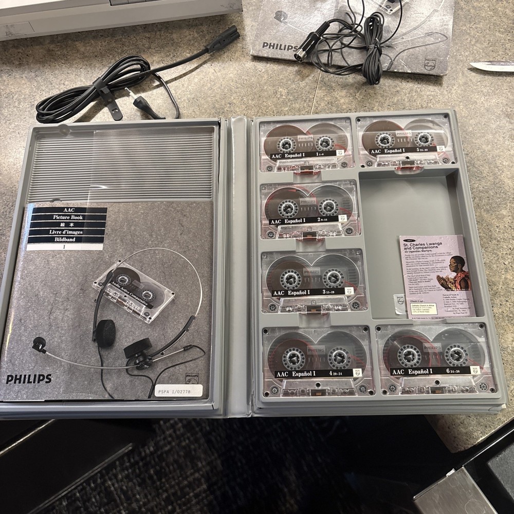Philips AAC7000 Audio Active Comparative Language System Cassette Player 70's