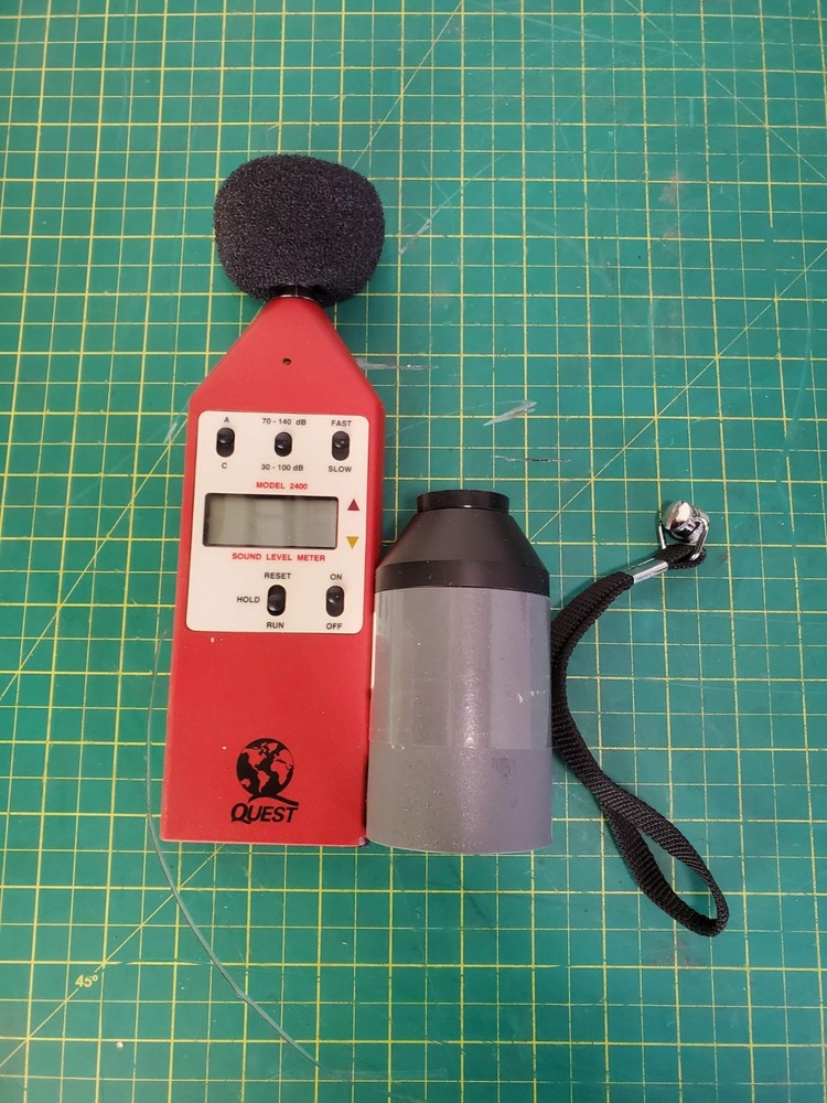 Quest Electronics Model 2400 Sound Level Meter in Case With Calibrator QC-10