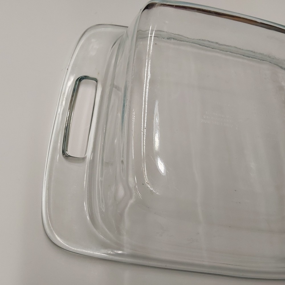 Pyrex 8x8" Baking Dish - 2 Qt - Clear - Used