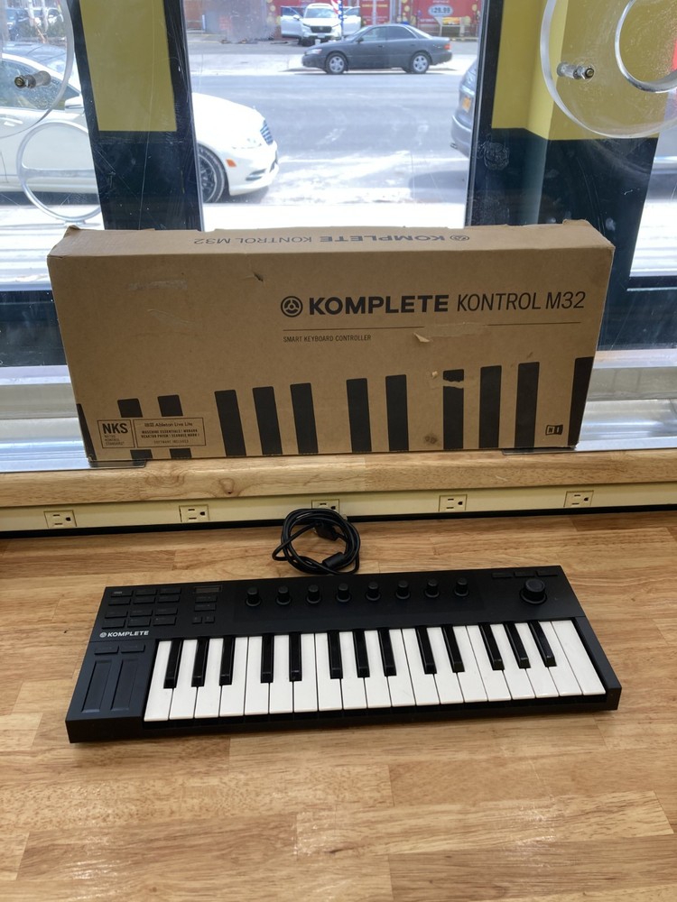 Native Instruments M32  Komplete Kontrol Keyboard Controller