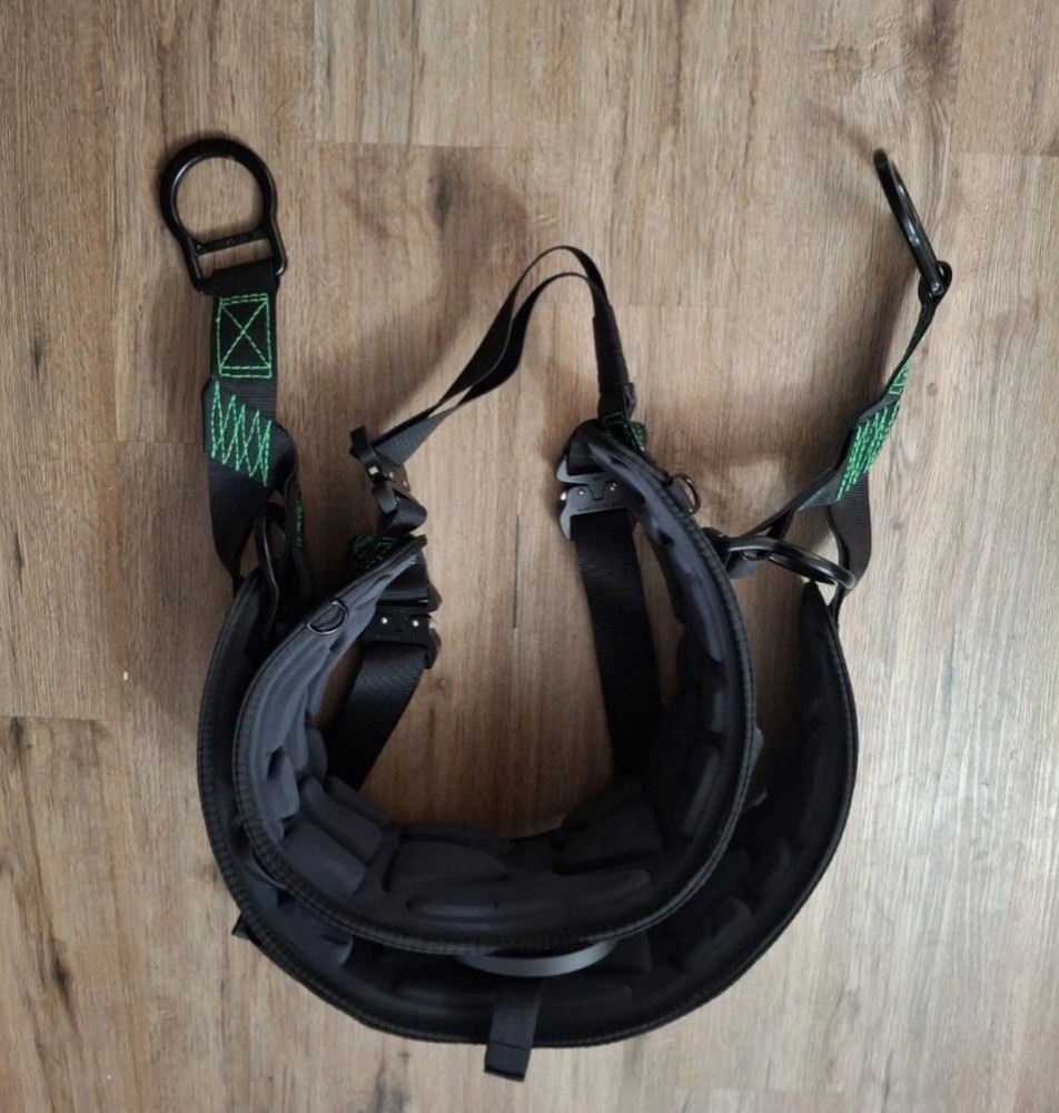 New Buckingham Tree Climbing Saddle Size Small