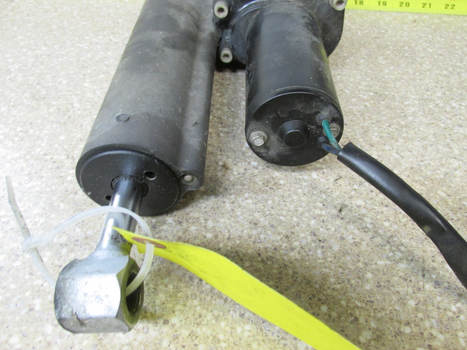 Mercury Force 40 HP Power Trim Assy. 822344A [for parts or repair]