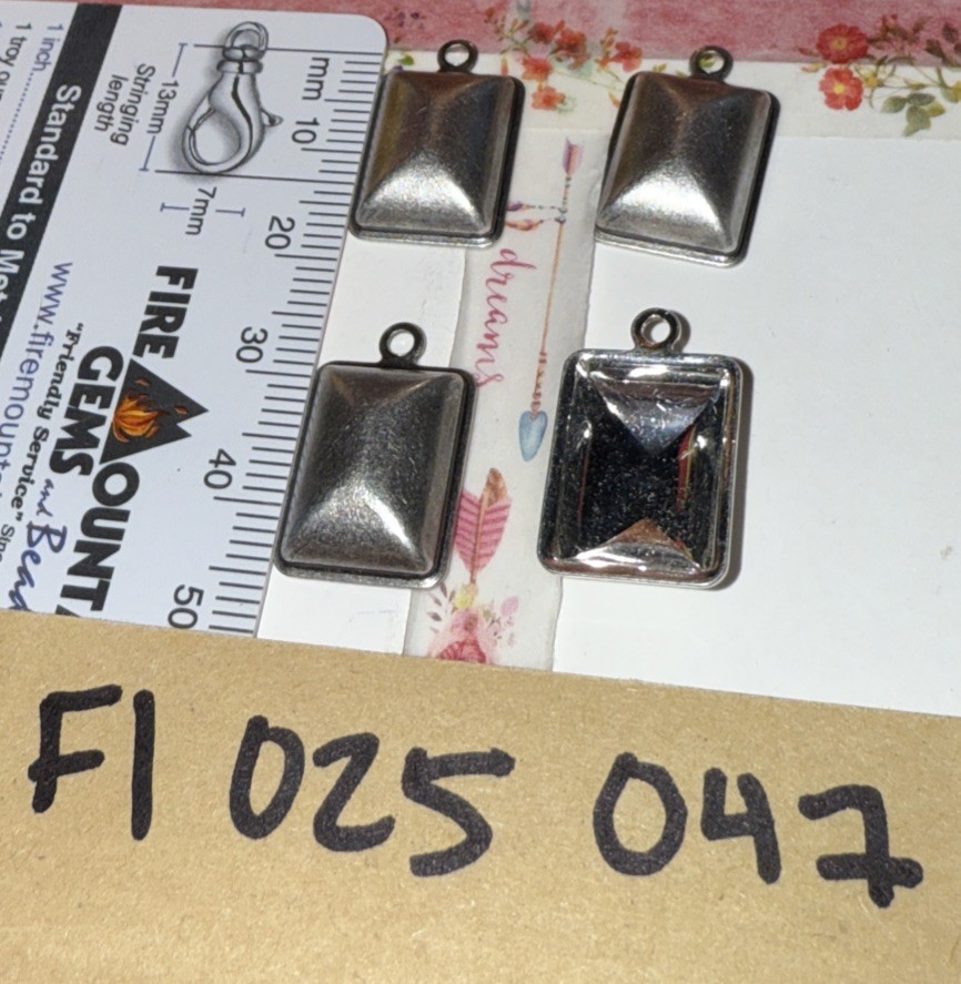 4 Rectangular Deep Bezels, 3 Dark Metallic 1 Shiny Finish Pewter. Top Loo