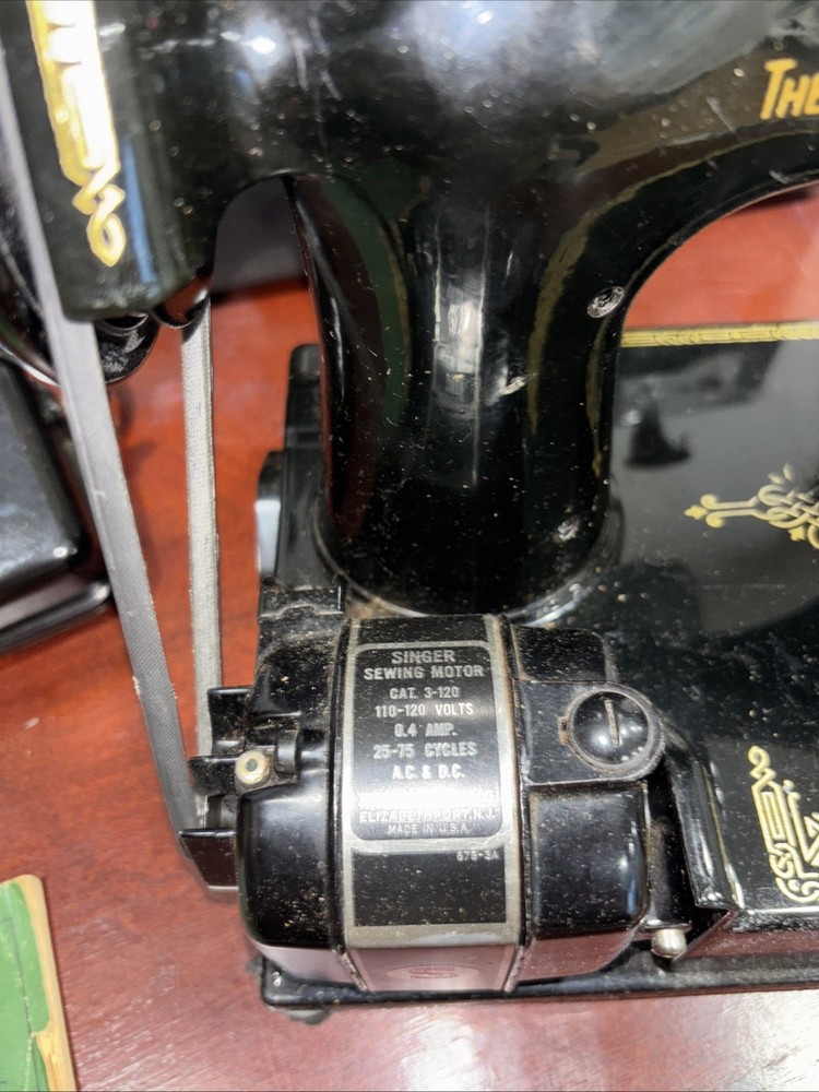 Antique 1937 Singer Model 221 Sewing Machine/ButtonHole Case/Accessories