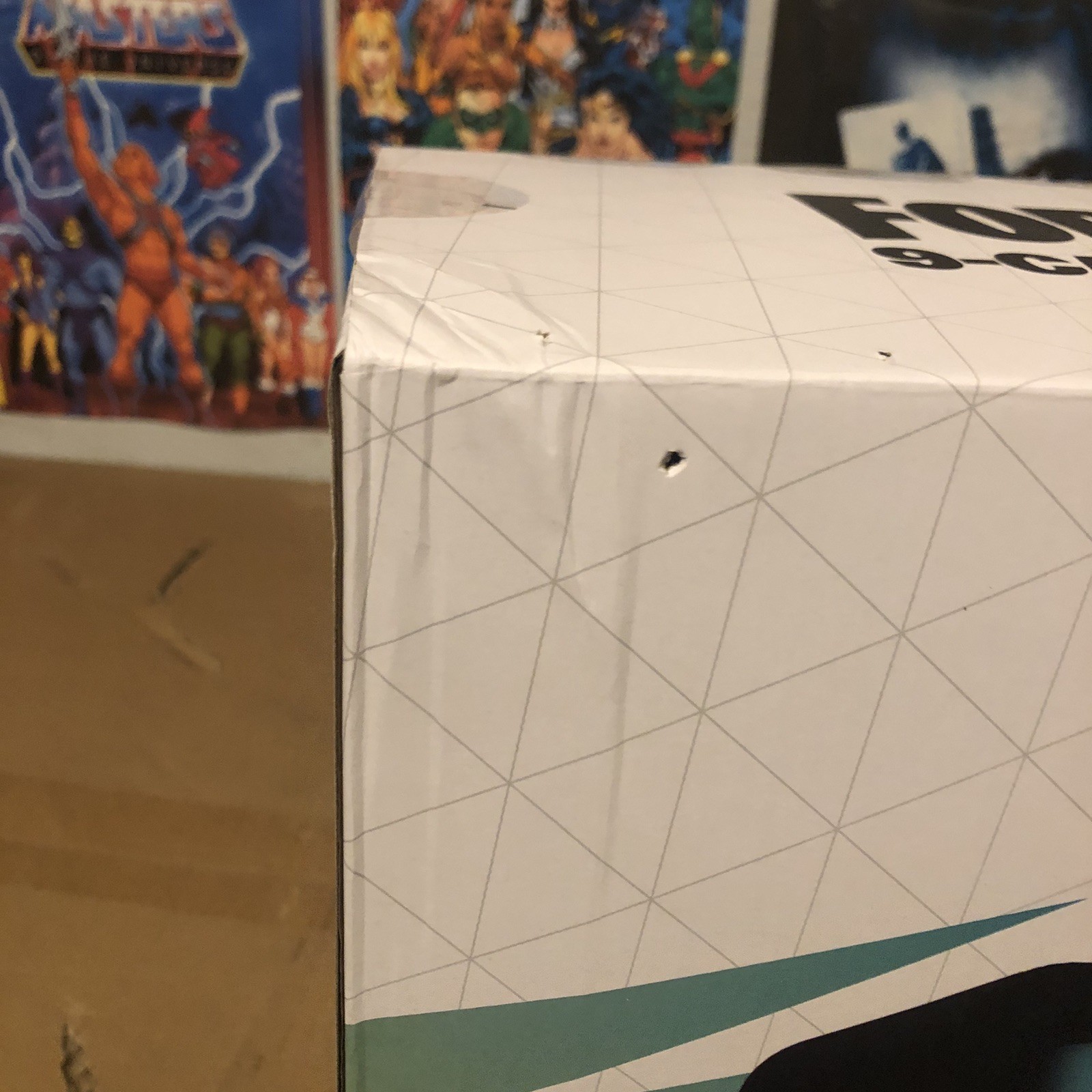 Fortnite 9-Can Mini Fridge Thermoelectric Cooling, Collector Edition, Peely