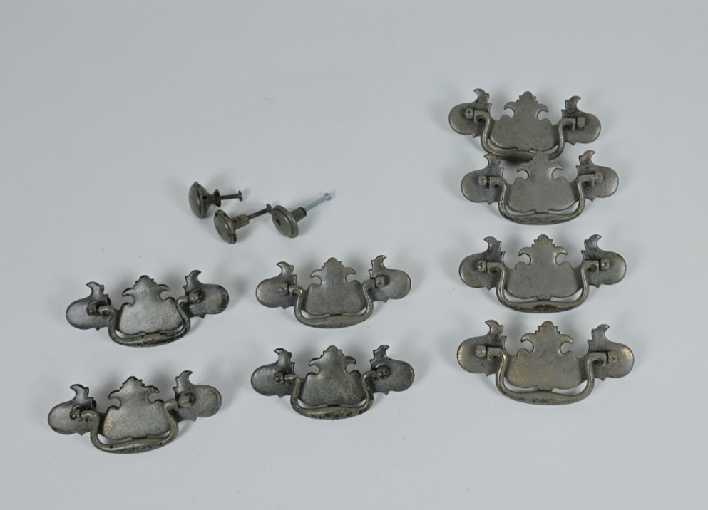 Vintage Drawer Hardware Lot  – Fleur de Lis Pulls & Knobs – Mixed Sizes