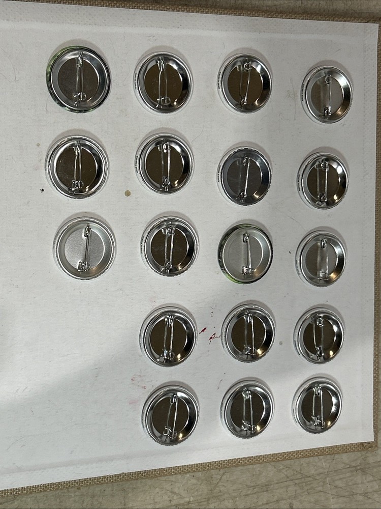 (18) DC Comics Flashpoint Promotional Pins