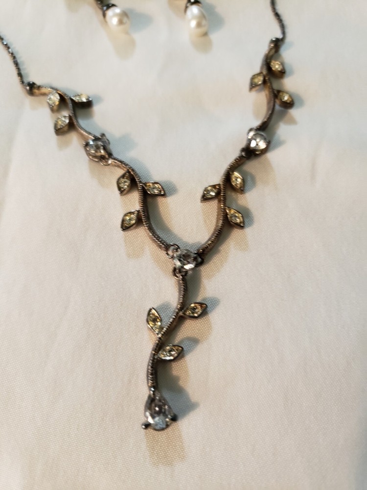 Genuine Crystal 18" Pendant & Earring Set