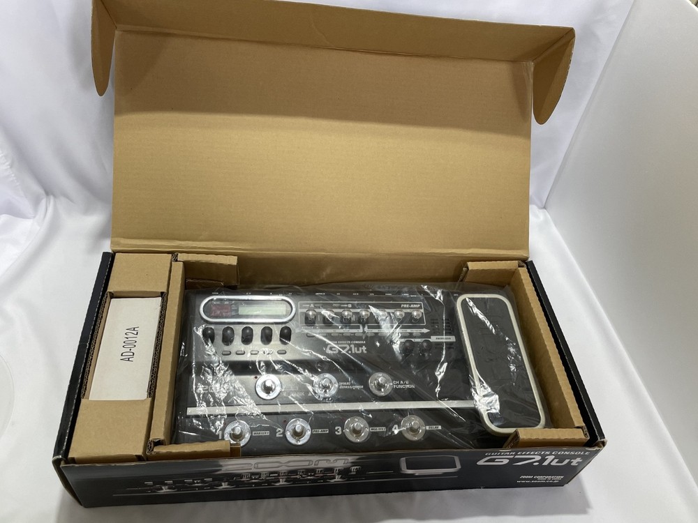 ZOOM G7.1ut Guitar Effects Pedals Console Multi Processor with Box andAdapter