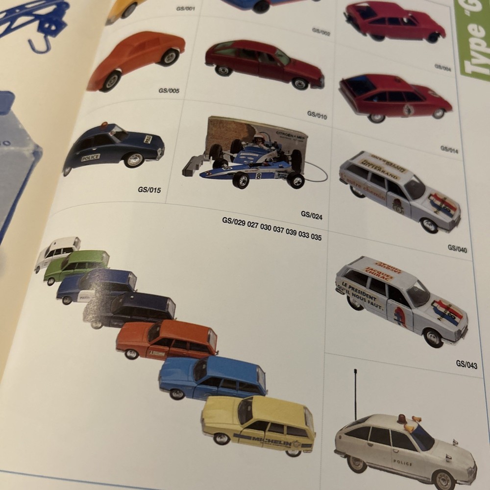 MINIATURE CITROEN hard back encyclopaedia 1995