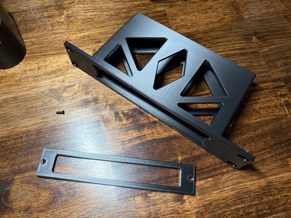 netgear switch GS308EP 10" rackmount (mount only)