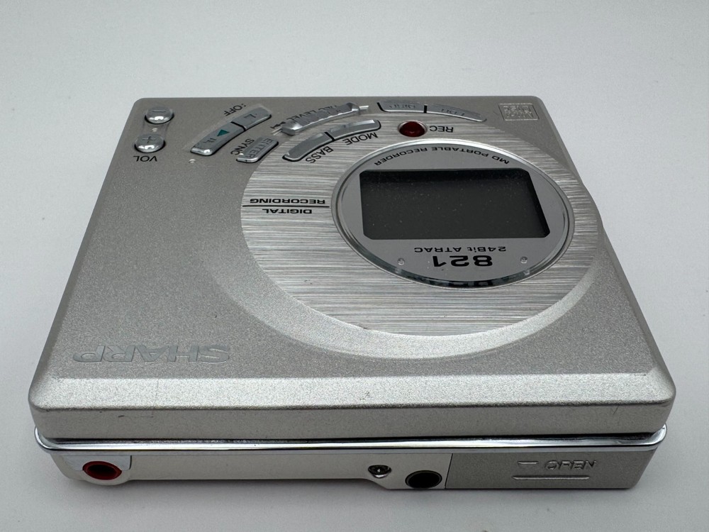Sharp MD Portable Recorder MD-M821 Silver With Remote AC Adapter Tested Japan