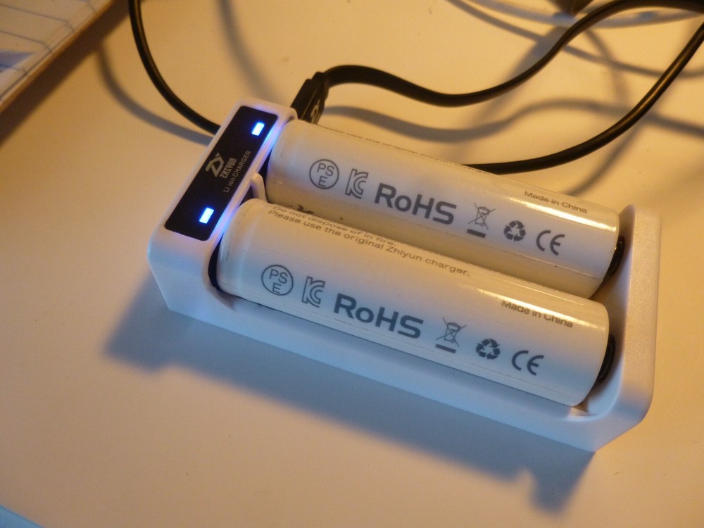 ZHIYUN EVOLUTION 3-AXIS handheld stabilizing Gimbal Minimally Used