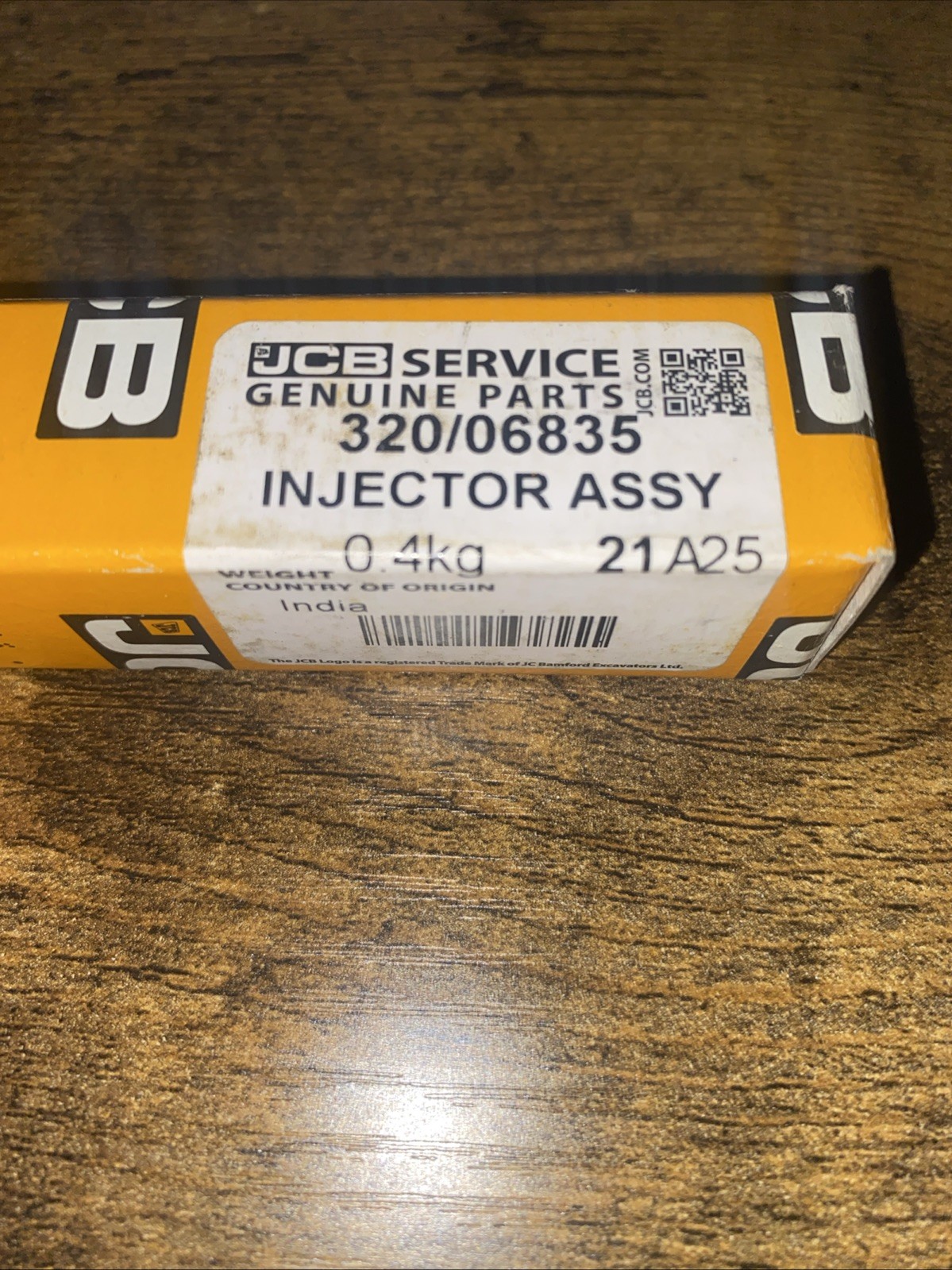 320/06835 - JCB BACKHOE GENUINE JCB FUEL INJECTOR MT2 TC 74.5KW