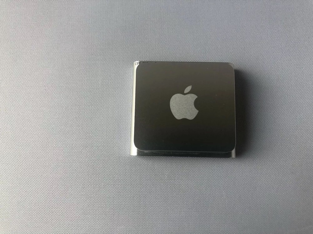 Apple iPod shuffle Silver Gloss (2GB) new